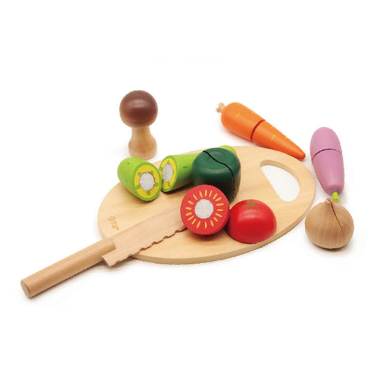 Classic World Cutting Vegetable Set with a wooden cutting board, knife, and colourful vegetables for pretend play and skill-building fun.