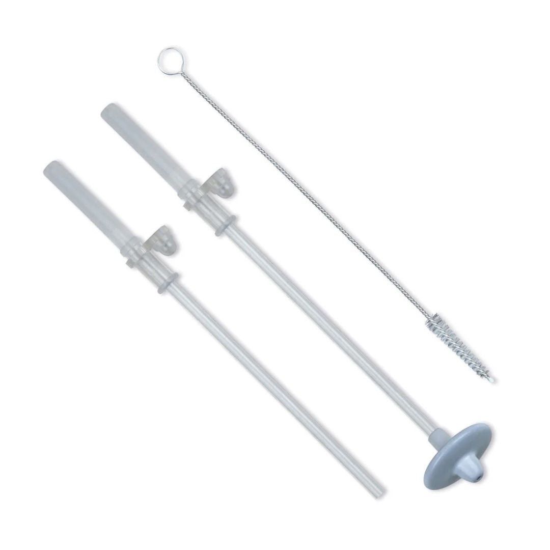 A TUM TUM Series 3 replacement straw set, featuring two clear straws with weighted bases and a slim, metal cleaning brush for easy maintenance. Ideal for ensuring your TUM TUM cups stay clean and functional for everyday use