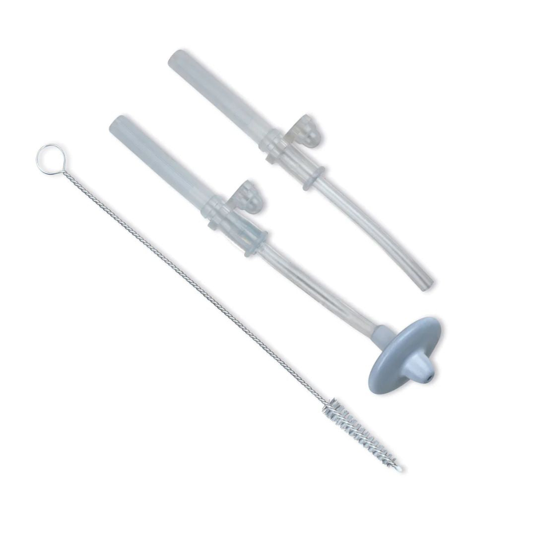 A TUM TUM Series 3 replacement straw set, featuring two clear straws with weighted bases and a slim, metal cleaning brush for easy maintenance. Ideal for ensuring your TUM TUM cups stay clean and functional for everyday use.
