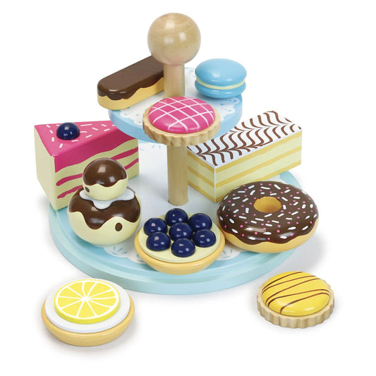 This wooden pastry display set has a selection of 10 tasty treats, all ready to be placed on the beautiful pastry display plates.